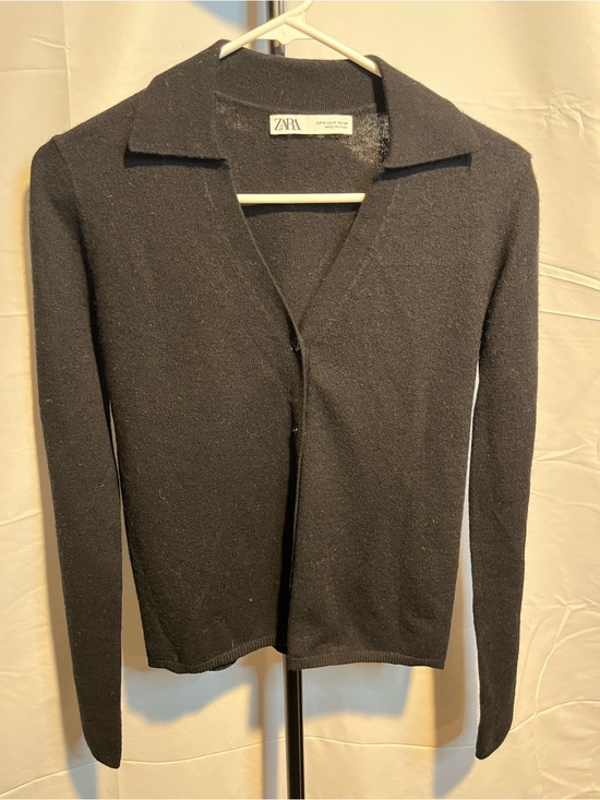 Zara Sweaters - Zara Black fine-knit Deep V-neck Front Button Long Sleeve polo Cardigan S